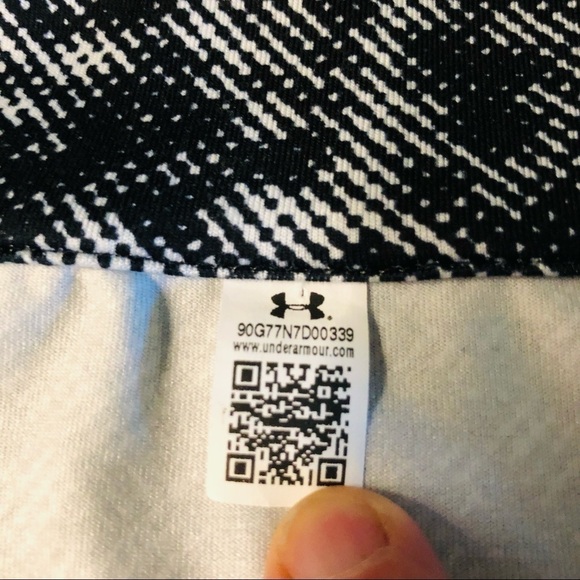 UNDER ARMOUR - WOMENS BLACK & WHITE PULLOVER - Picture 12 of 12